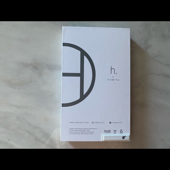 iPhone case (brand new in box) - Picture 2 of 2